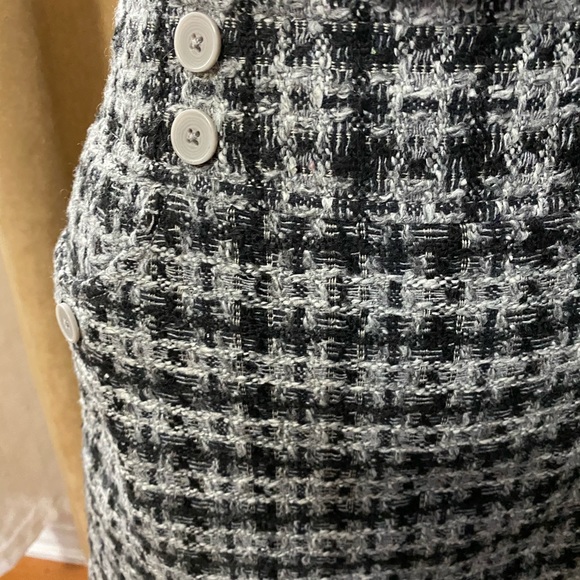Ladies Mini Skirt - Picture 2 of 5